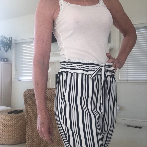 Zara Pants - Adorable Zara navy and white pants